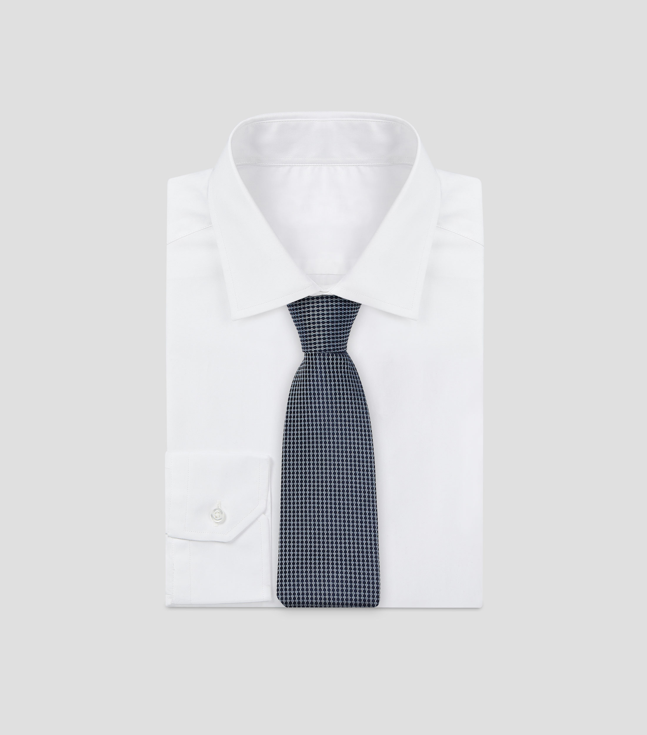 Corbata ancha bordada